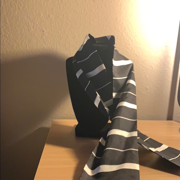 Black and white silk scarf - Picture 1 of 4